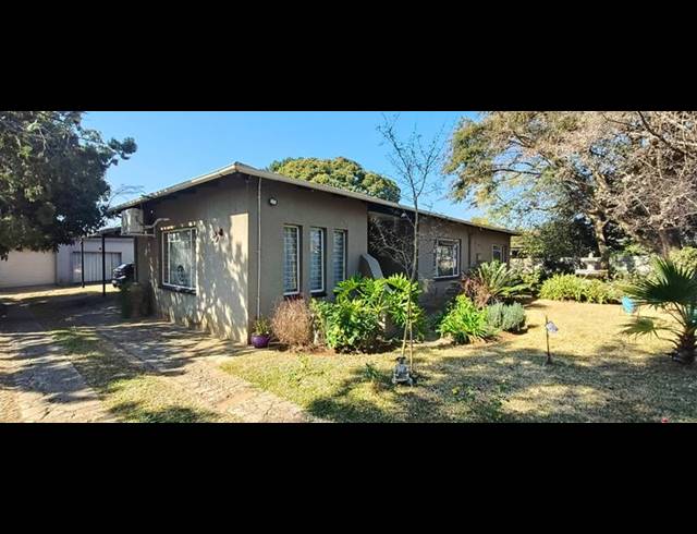 4 BEDROOM HOUSE FOR SALE IN BOOYSENS